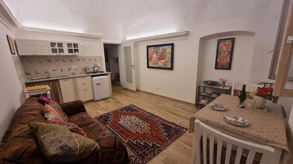 Beautifully Restored Romantic Apartment In The Centre Of Historic Dolcedo Ngoại thất bức ảnh